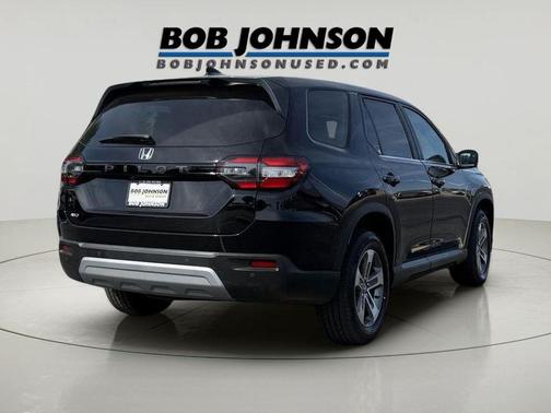 Crystal Black Pearl 2023 Honda Pilot AWD EX-L 7 Passenger