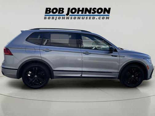 Pyrite Silver Metallic 2022 Volkswagen Tiguan 2.0T SE R-Line Black 4MOTION