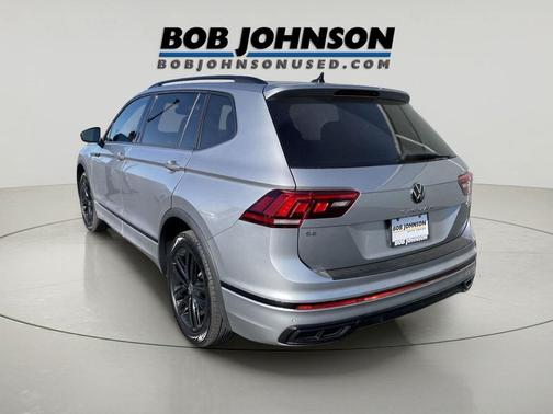 Pyrite Silver Metallic 2022 Volkswagen Tiguan 2.0T SE R-Line Black 4MOTION