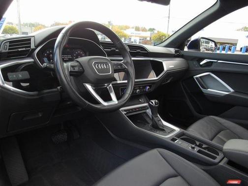 2024 Audi Q3 Premium 45 TFSI S line quattro Tiptronic