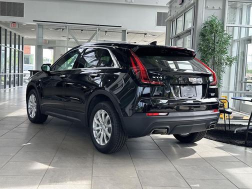 Stellar Black Metallic 2023 Cadillac XT4 Luxury