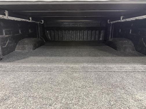 Summit White 2024 Chevrolet Silverado 2500 Custom