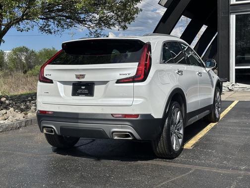 Crystal White Tricoat 2023 Cadillac XT4 Premium Luxury