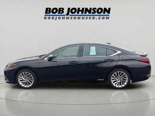 2022 Lexus ES 300h Luxury