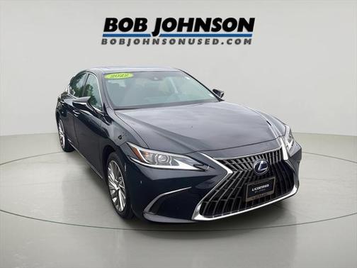 2022 Lexus ES 300h Luxury