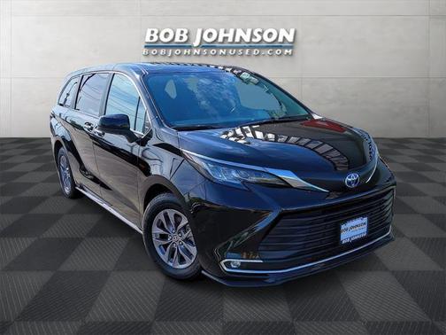 2022 Toyota Sienna XLE 7 Passenger