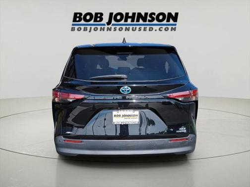 2022 Toyota Sienna XLE 7 Passenger