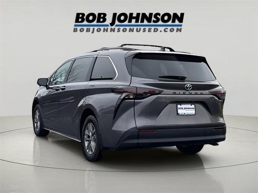 2024 Toyota Sienna LE