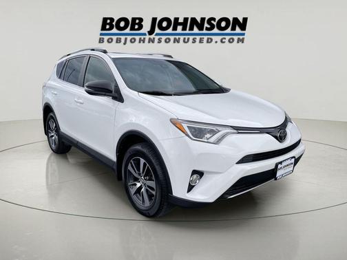 Super White 2017 Toyota RAV4 XLE