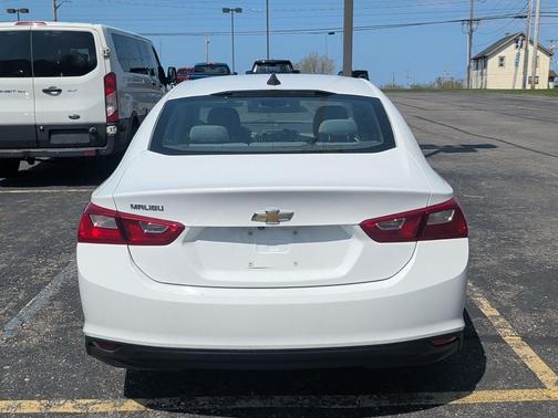 Summit White 2018 Chevrolet Malibu 1LS