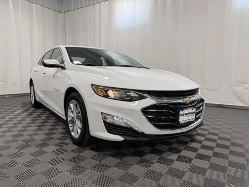 Summit White 2025 Chevrolet Malibu FWD 1LT