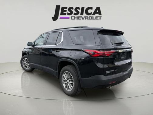 Mosaic Black Metallic 2024 Chevrolet Traverse LT Cloth