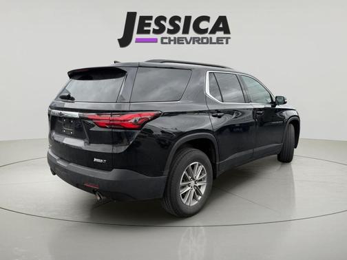 Mosaic Black Metallic 2024 Chevrolet Traverse LT Cloth