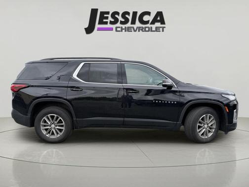 Mosaic Black Metallic 2024 Chevrolet Traverse LT Cloth