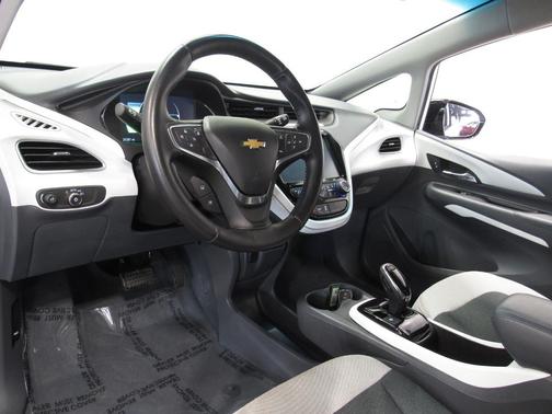 Summit White 2019 Chevrolet Bolt EV LT