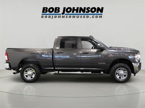 2021 RAM 3500 Tradesman Crew Cab 4x4 6'4' Box