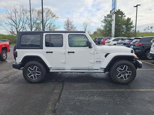 Bright White 2024 Jeep Wrangler 4-Door Sahara