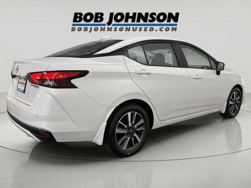 Aspen White Tricoat 2025 Nissan Versa 1.6 SV