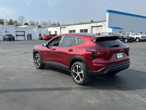 Crimson Metallic 2024 Chevrolet Trax FWD 1RS