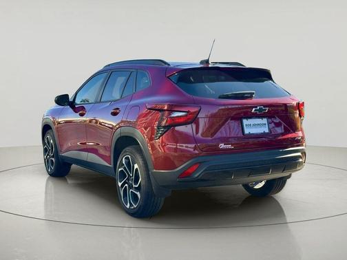 Crimson Metallic 2025 Chevrolet Trax FWD 2RS