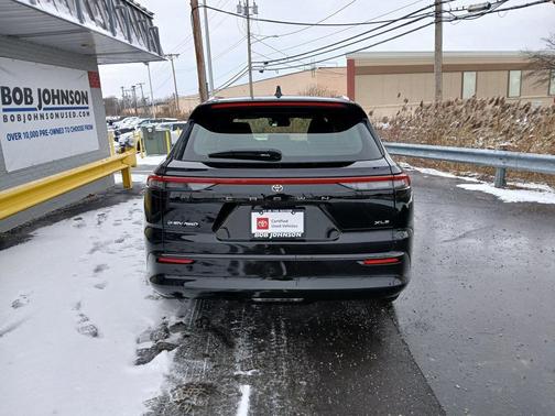 2025 Toyota Crown Signia XLE