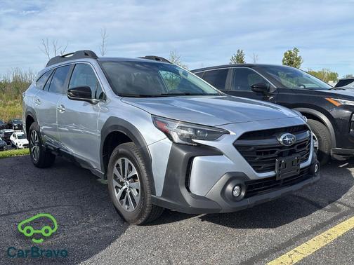 Ice Silver Metallic 2023 Subaru Outback Premium