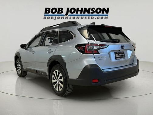 Ice Silver Metallic 2023 Subaru Outback Premium