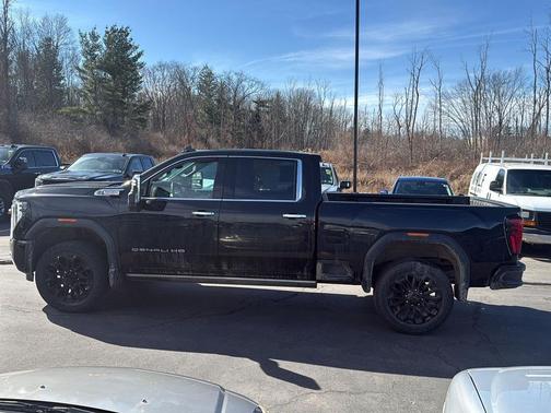2024 GMC Sierra 2500 Denali