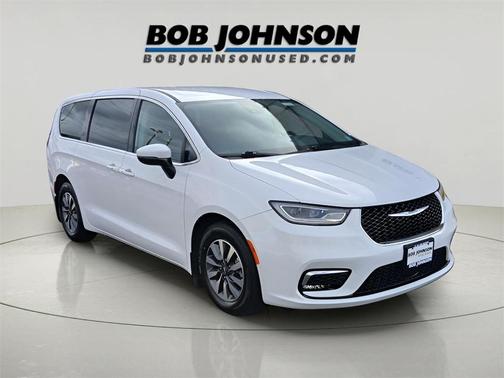 2023 Chrysler Pacifica Hybrid Touring L