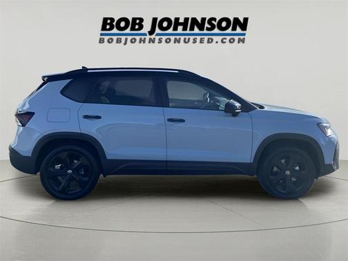 2025 Volkswagen Taos 1.5T SE Black