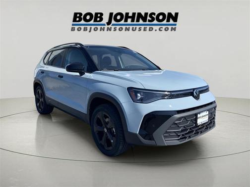 2025 Volkswagen Taos 1.5T SE Black