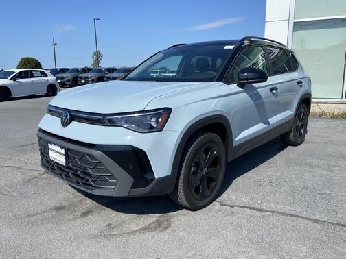 2025 Volkswagen Taos 1.5T SE Black