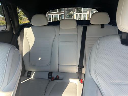 2023 Mercedes-Benz GLC 300 4MATIC