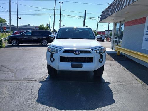 Super White 2019 Toyota 4Runner SR5