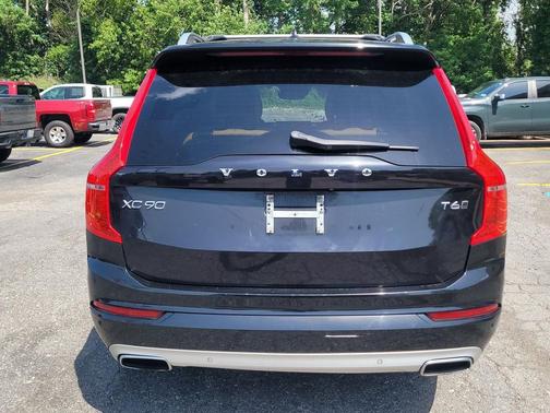 Onyx Black Metallic 2018 Volvo XC90 T6 Momentum