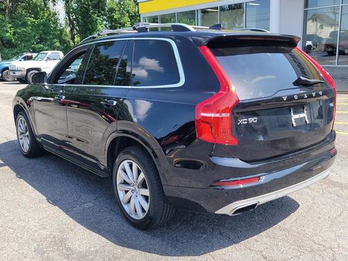 Onyx Black Metallic 2018 Volvo XC90 T6 Momentum