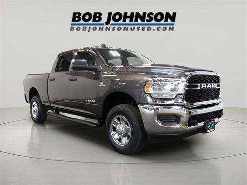 2021 RAM 3500 Tradesman Crew Cab 4x4 6'4' Box