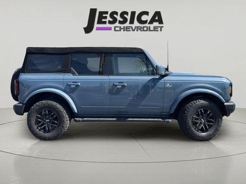 Azure Gray Metallic Tri-Coat 2023 Ford Bronco Outer Banks