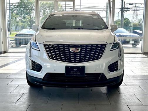 Crystal White Tricoat 2024 Cadillac XT5 Luxury