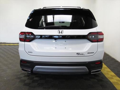 2024 Honda Pilot Touring 8-Passenger