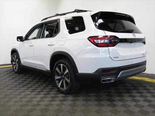 2024 Honda Pilot Touring 8-Passenger