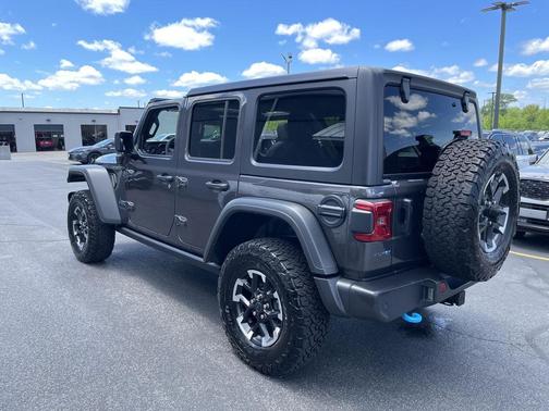 Granite Crystal Metallic Clearcoat 2025 Jeep Wrangler 4xe Rubicon
