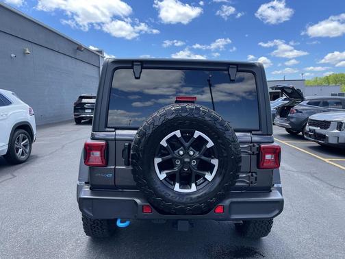 Granite Crystal Metallic Clearcoat 2025 Jeep Wrangler 4xe Rubicon