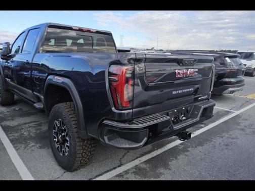 2025 GMC Sierra 2500 AT4