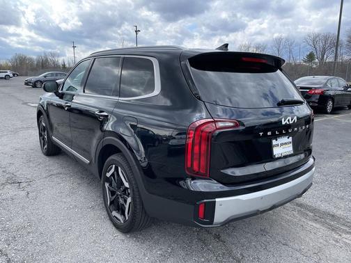 Ebony Black 2024 Kia Telluride S