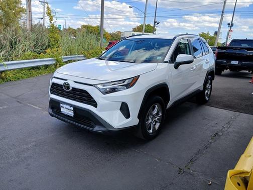 2022 Toyota RAV4 XLE