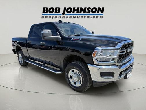 Diamond Black Crystal Pearlcoat 2024 RAM 2500 Tradesman Crew Cab 4x4 6'4' Box