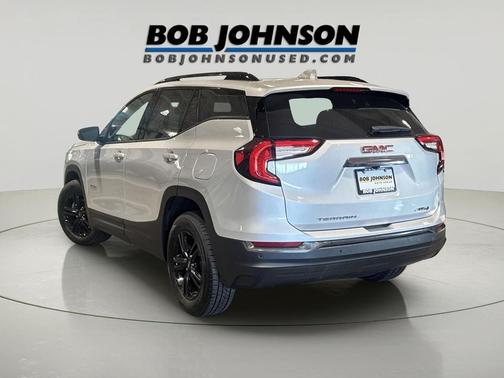 Quicksilver Metallic 2022 GMC Terrain AWD AT4