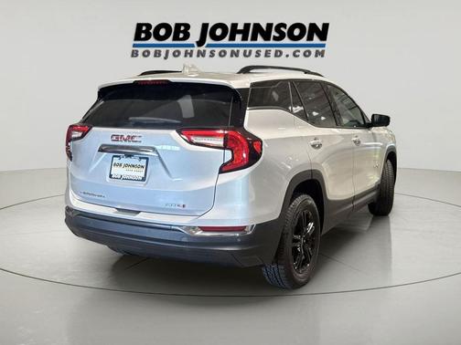 Quicksilver Metallic 2022 GMC Terrain AWD AT4