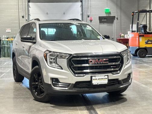 Quicksilver Metallic 2022 GMC Terrain AWD AT4